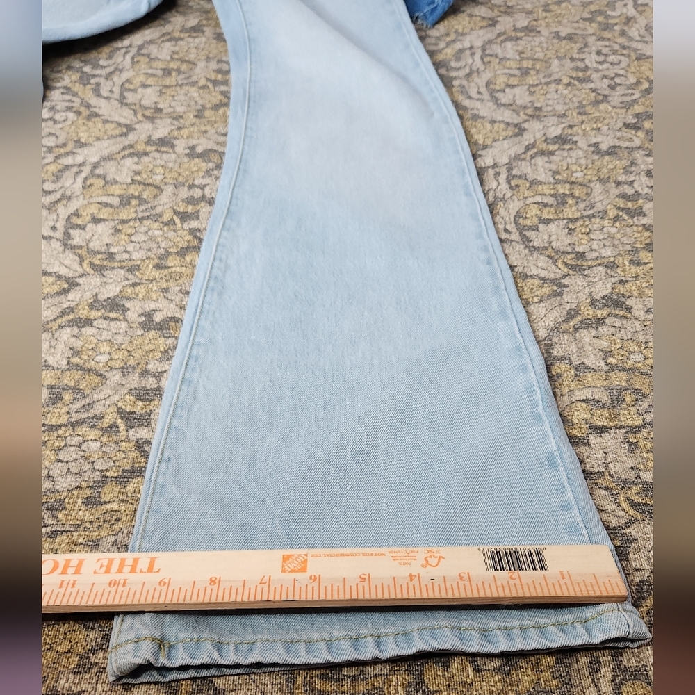Women's High Rise Flare Jeans - Light Wash Denim - Universal Threads - 6L - Picture 15 of 16